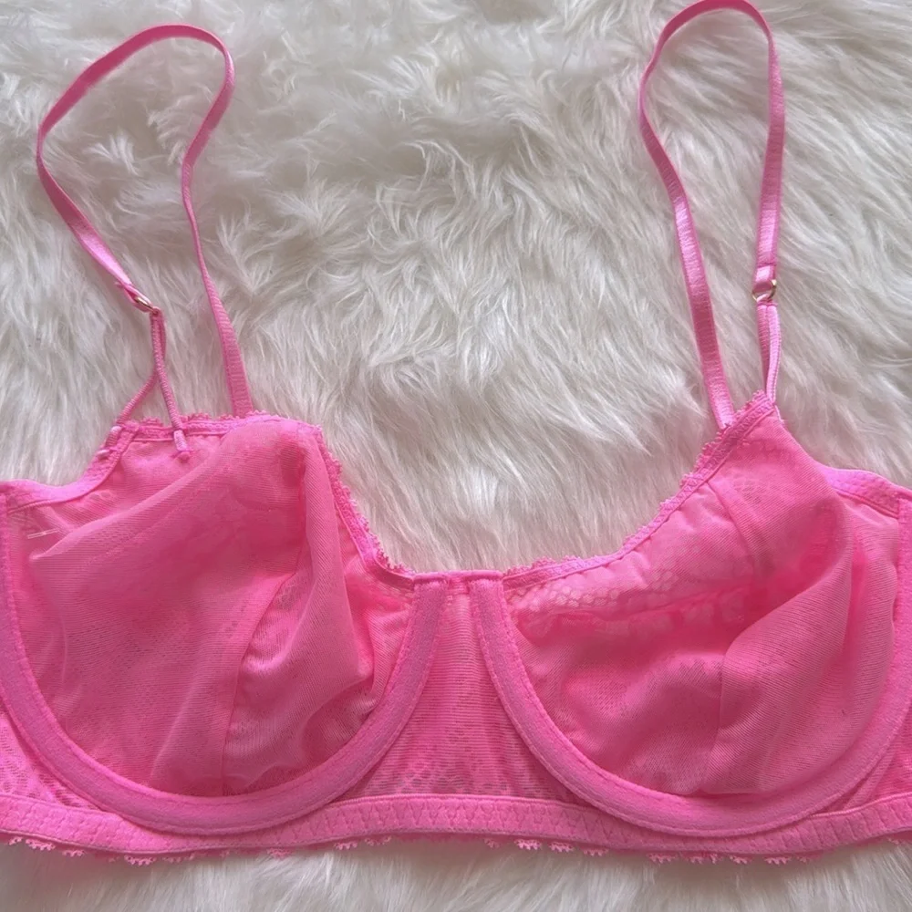NWOT Free People Intimately Lace Underwire Bra Pink Size 32C
